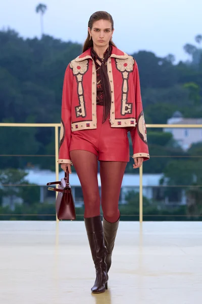 Look 8